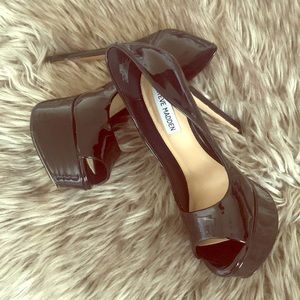 Steve Madden Peep Toe high heel shoes